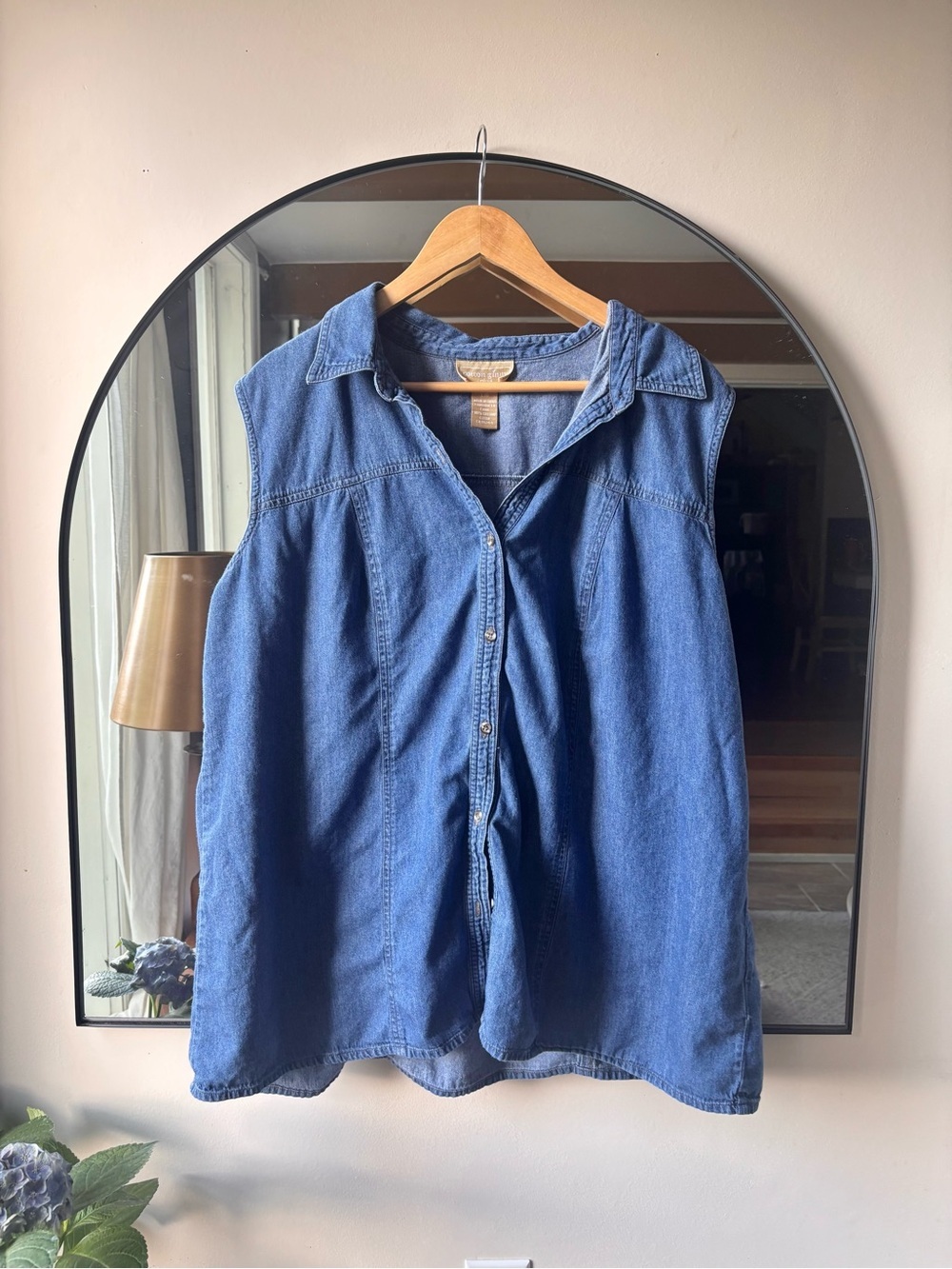 VTG | cotton Ginny denim sleeveless button up | size large